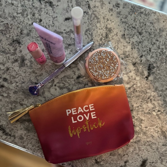 Ipsy Gradient Makeup Bag with Beauty Essentials - Picture 1 of 1
